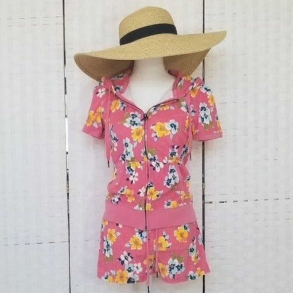 Who.A.U Floral Zip Up & Short Pants Set